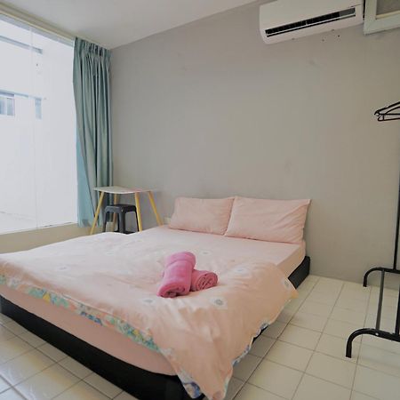 Swanling Kuching Hostel Buitenkant foto
