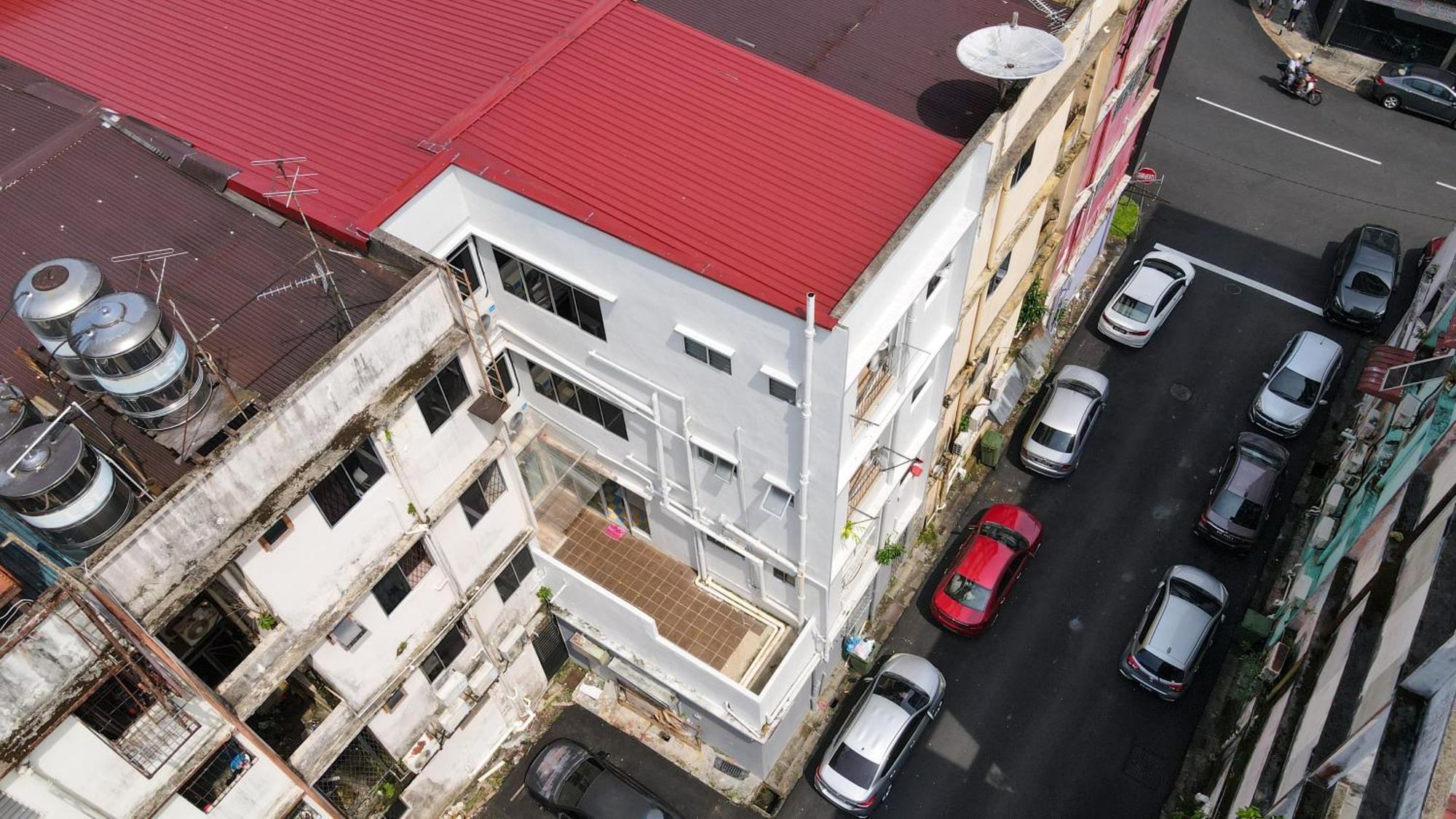 Swanling Kuching Hostel Buitenkant foto